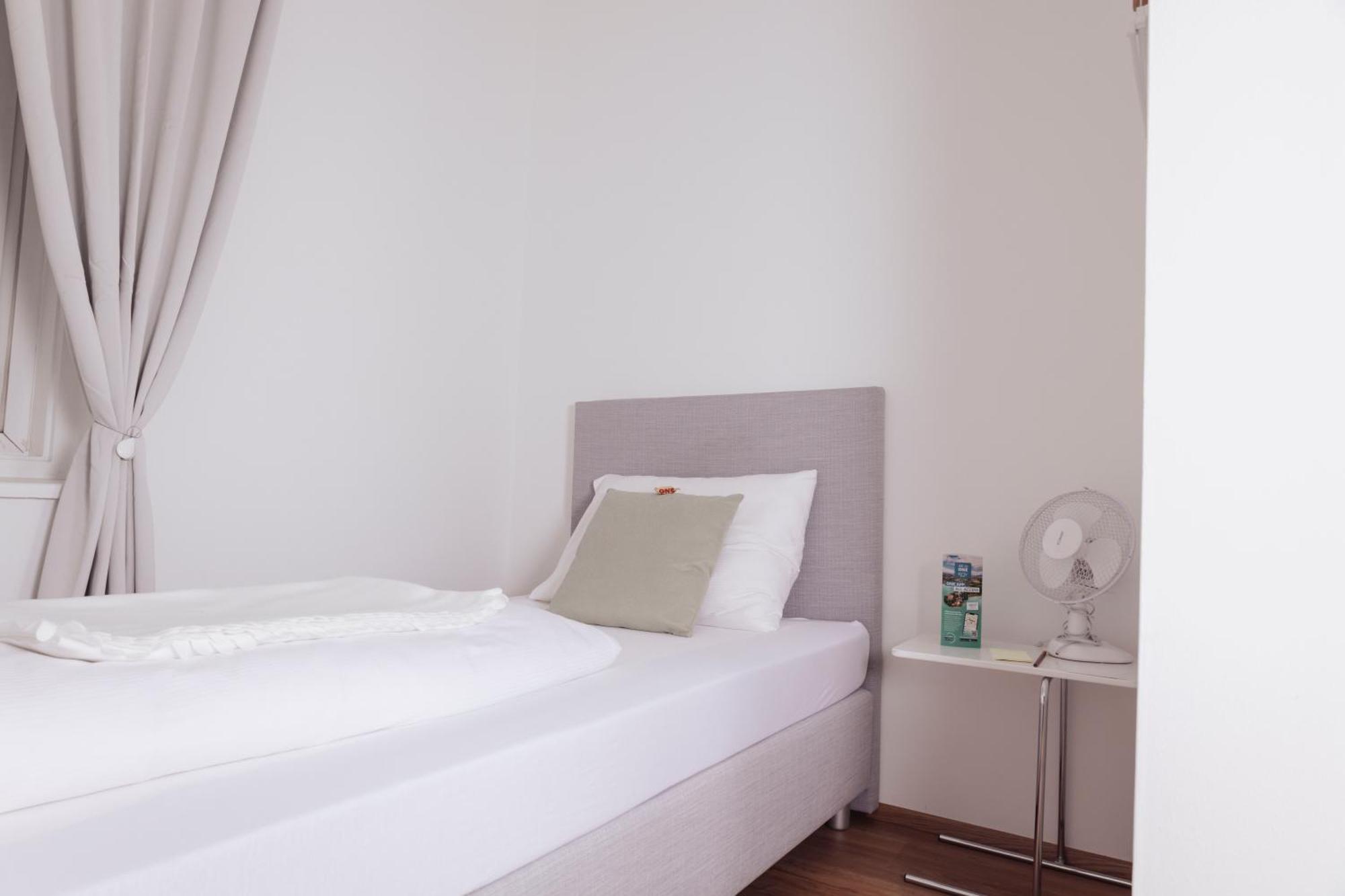 Cityhotel Am Domplatz Self-Checkin 克拉根福 外观 照片